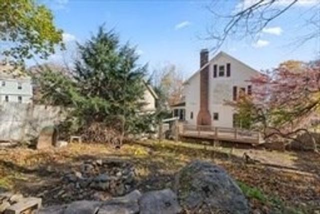 21 Edwards St, Southbridge, MA 01550