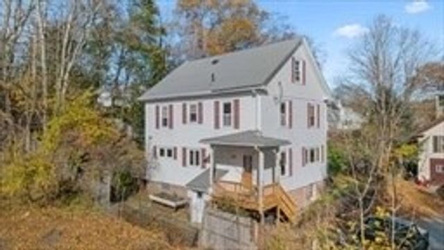 21 Edwards St, Southbridge, MA 01550