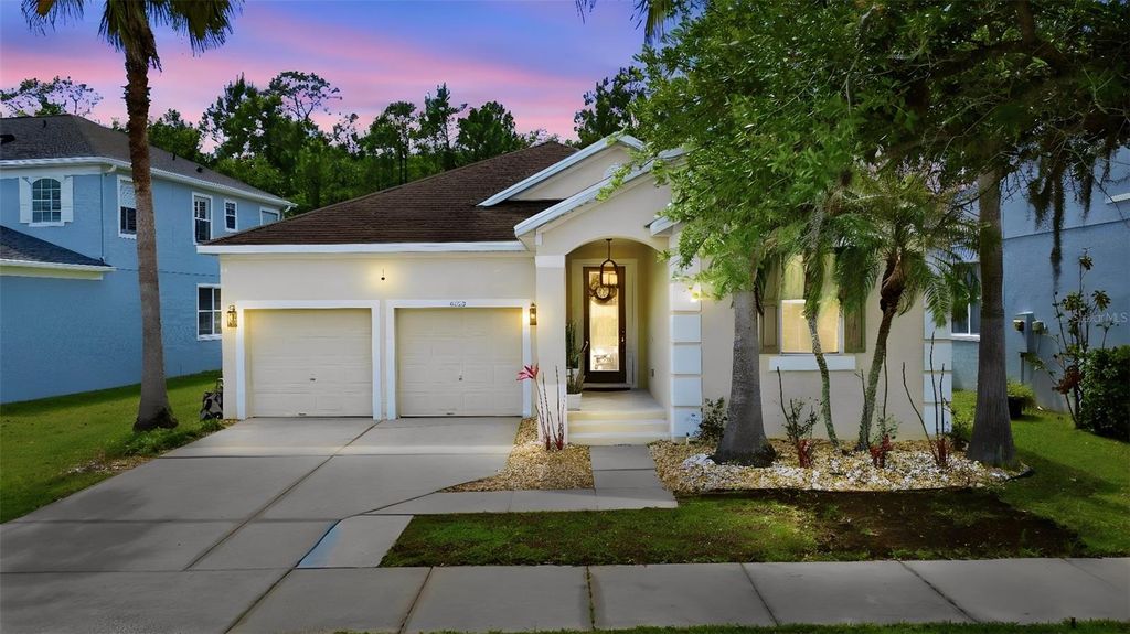 Image 1 of property listing at 9552 PICCADILLY SKY WAY, Orlando, FL 32827