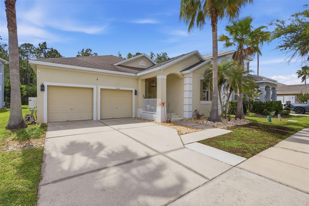 Image 2 of property listing at 9552 PICCADILLY SKY WAY, Orlando, FL 32827