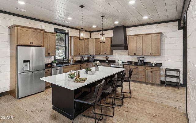 1257 Bavarian Way, Gatlinburg, TN 37738