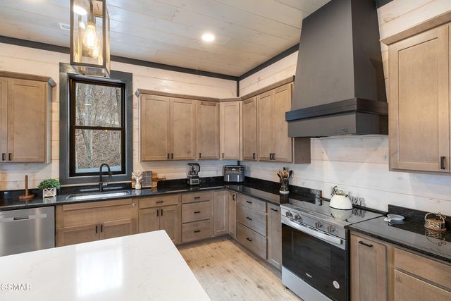 1257 Bavarian Way, Gatlinburg, TN 37738