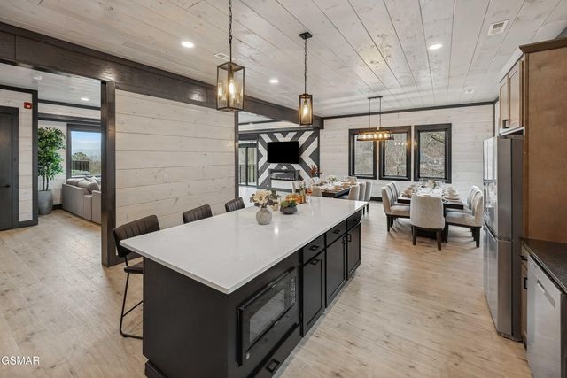 1257 Bavarian Way, Gatlinburg, TN 37738