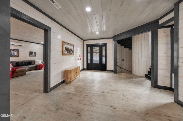 1257 Bavarian Way, Gatlinburg, TN 37738