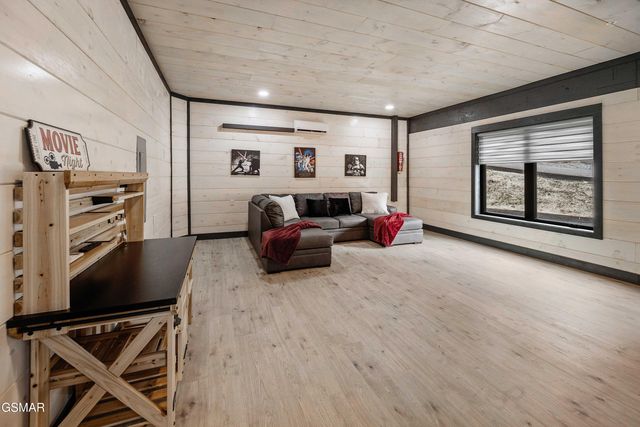 1257 Bavarian Way, Gatlinburg, TN 37738