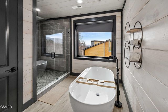 1257 Bavarian Way, Gatlinburg, TN 37738