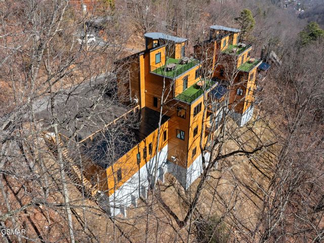 1257 Bavarian Way, Gatlinburg, TN 37738