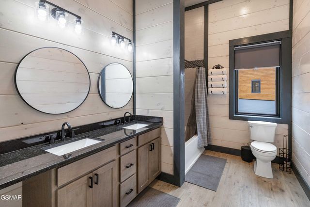 1257 Bavarian Way, Gatlinburg, TN 37738