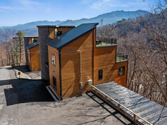 1257 Bavarian Way, Gatlinburg, TN 37738