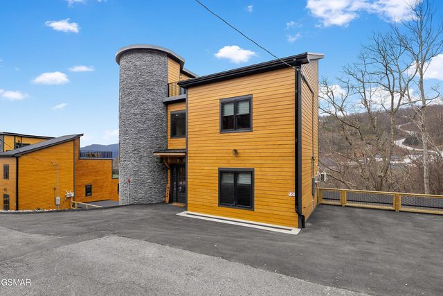 1257 Bavarian Way, Gatlinburg, TN 37738