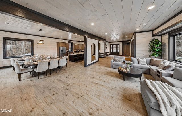 1257 Bavarian Way, Gatlinburg, TN 37738