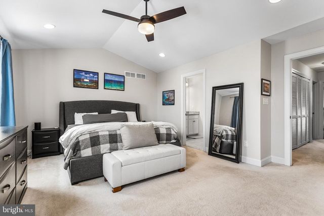 17 SKYLAR CIR, Media, PA 19063