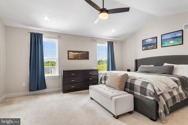 17 SKYLAR CIR, Media, PA 19063