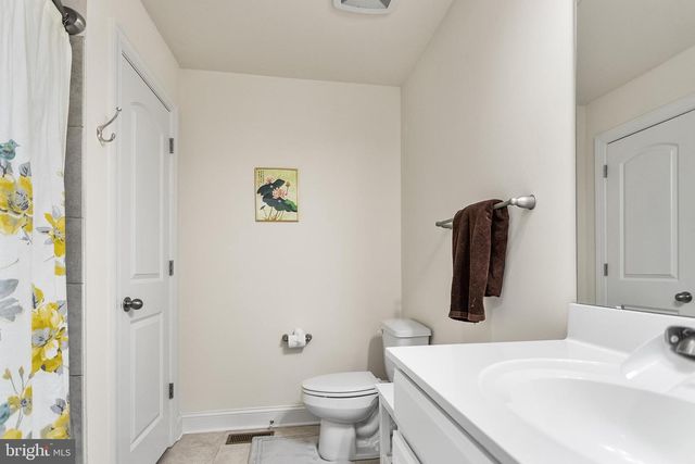 17 SKYLAR CIR, Media, PA 19063