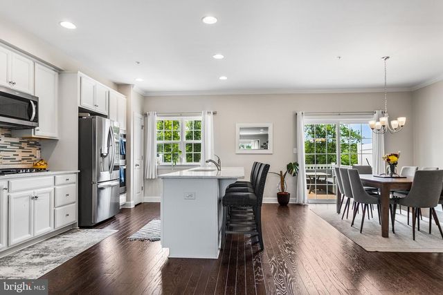 17 SKYLAR CIR, Media, PA 19063