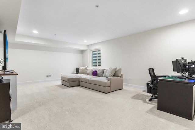 17 SKYLAR CIR, Media, PA 19063