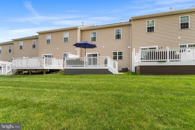 17 SKYLAR CIR, Media, PA 19063