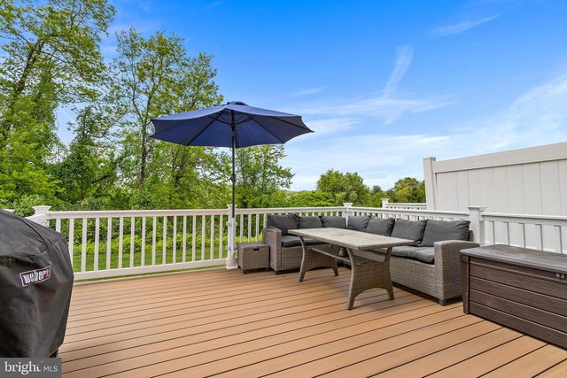 17 SKYLAR CIR, Media, PA 19063