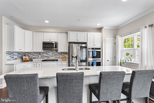 17 SKYLAR CIR, Media, PA 19063