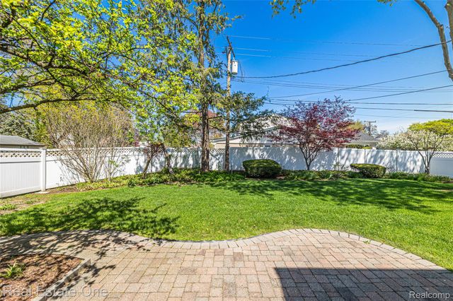 25574 Wilson Drive, Dearborn Heights, MI 48127
