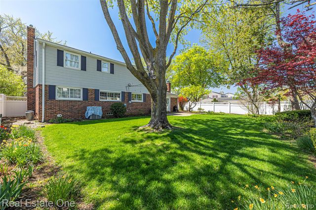 25574 Wilson Drive, Dearborn Heights, MI 48127