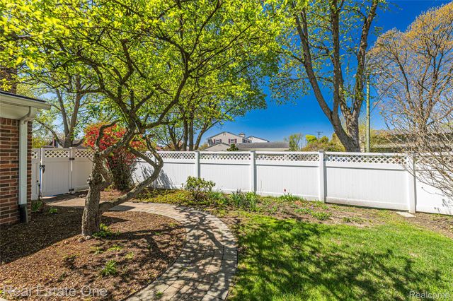 25574 Wilson Drive, Dearborn Heights, MI 48127