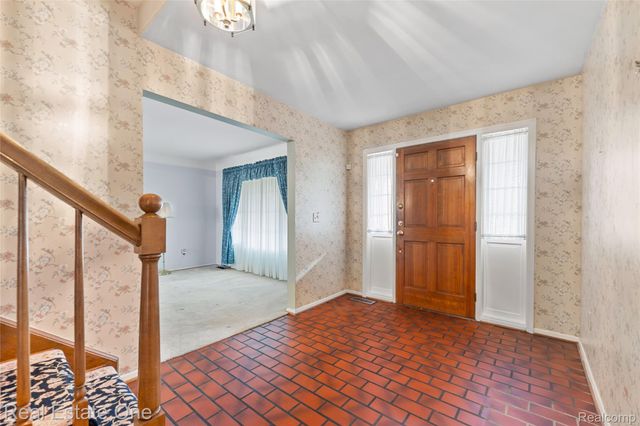 25574 Wilson Drive, Dearborn Heights, MI 48127