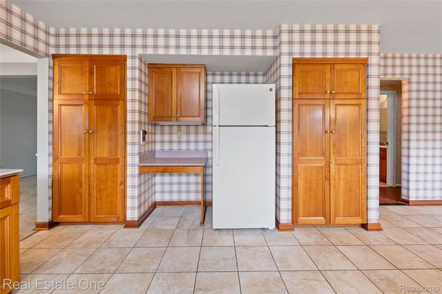 25574 Wilson Drive, Dearborn Heights, MI 48127