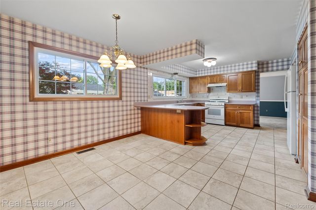 25574 Wilson Drive, Dearborn Heights, MI 48127