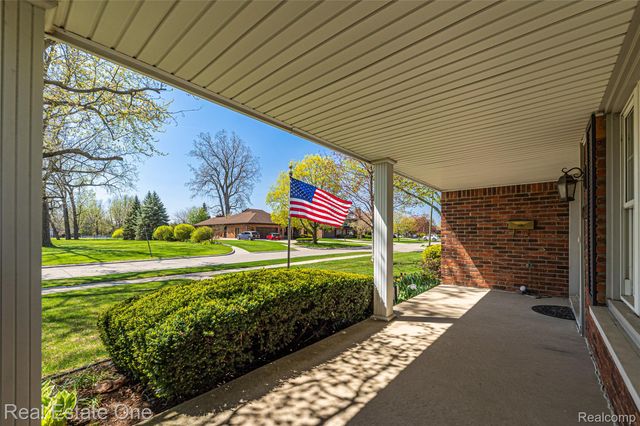 25574 Wilson Drive, Dearborn Heights, MI 48127