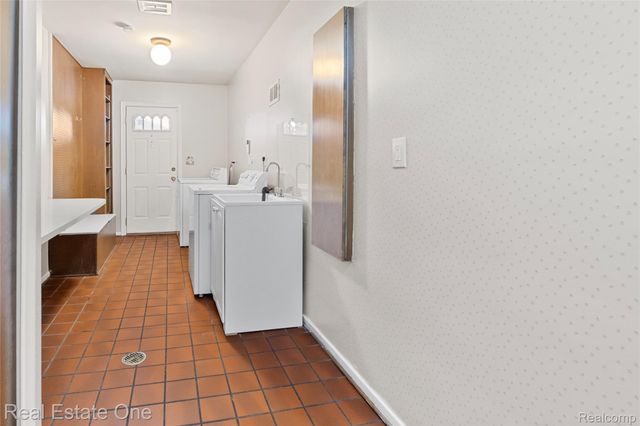 25574 Wilson Drive, Dearborn Heights, MI 48127