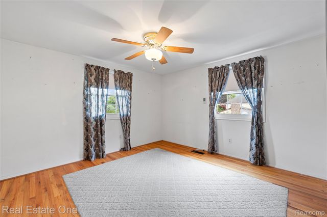 25574 Wilson Drive, Dearborn Heights, MI 48127