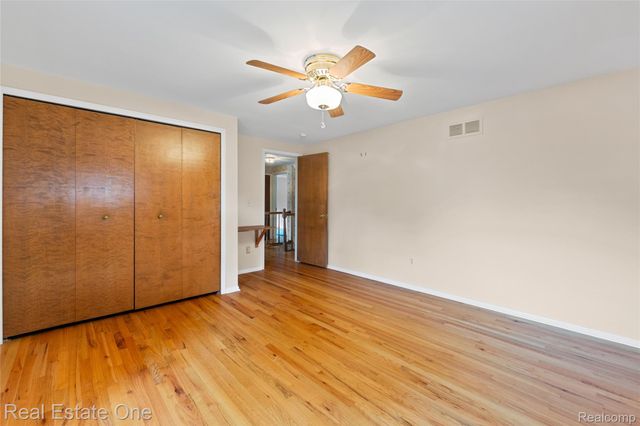 25574 Wilson Drive, Dearborn Heights, MI 48127