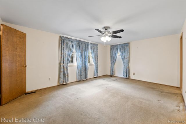 25574 Wilson Drive, Dearborn Heights, MI 48127
