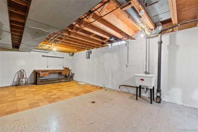 25574 Wilson Drive, Dearborn Heights, MI 48127