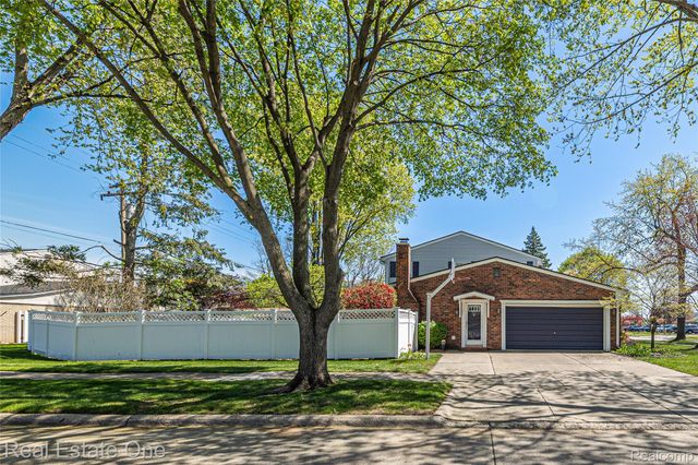 25574 Wilson Drive, Dearborn Heights, MI 48127