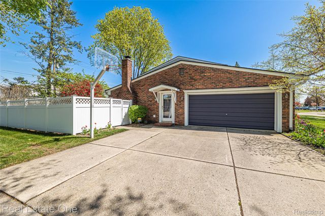 25574 Wilson Drive, Dearborn Heights, MI 48127