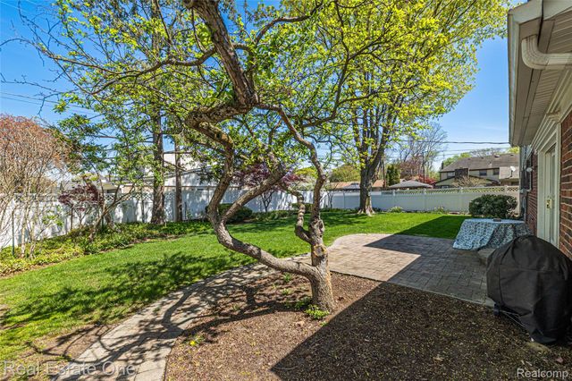 25574 Wilson Drive, Dearborn Heights, MI 48127