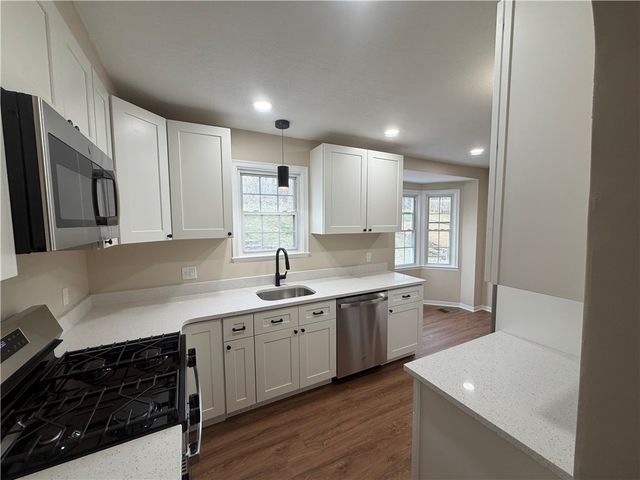 315 Caperton St, E Pittsburgh, PA 15210