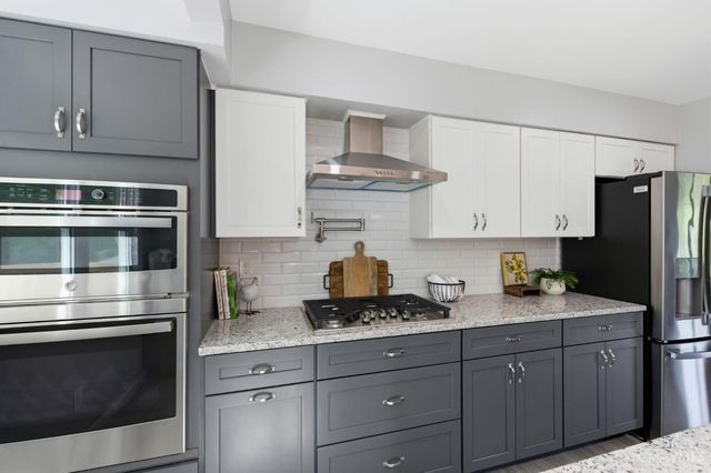 11662 Sharonwoods Court, Cincinnati, OH 45241