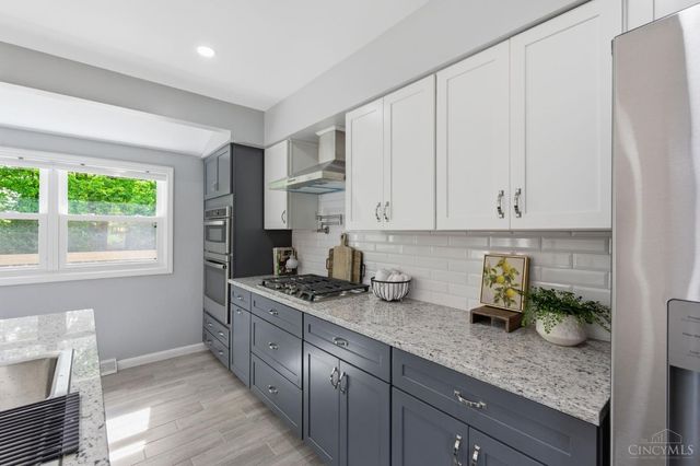 11662 Sharonwoods Court, Cincinnati, OH 45241