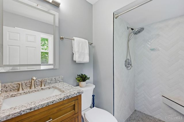 11662 Sharonwoods Court, Cincinnati, OH 45241