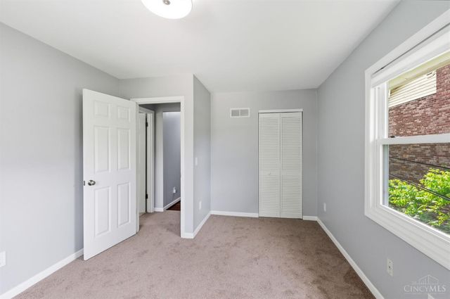 11662 Sharonwoods Court, Cincinnati, OH 45241