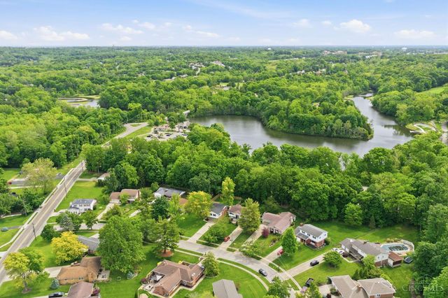 11662 Sharonwoods Court, Cincinnati, OH 45241