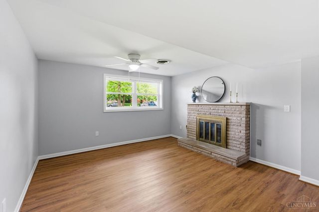 11662 Sharonwoods Court, Cincinnati, OH 45241