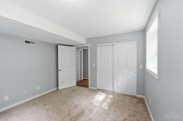 11662 Sharonwoods Court, Cincinnati, OH 45241