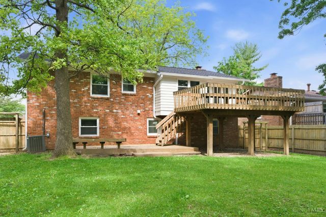 11662 Sharonwoods Court, Cincinnati, OH 45241