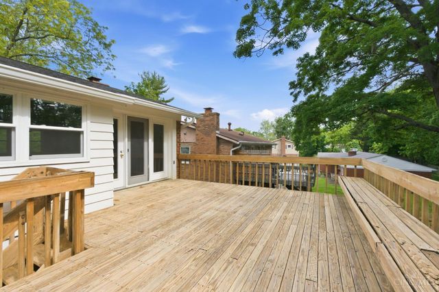 11662 Sharonwoods Court, Cincinnati, OH 45241
