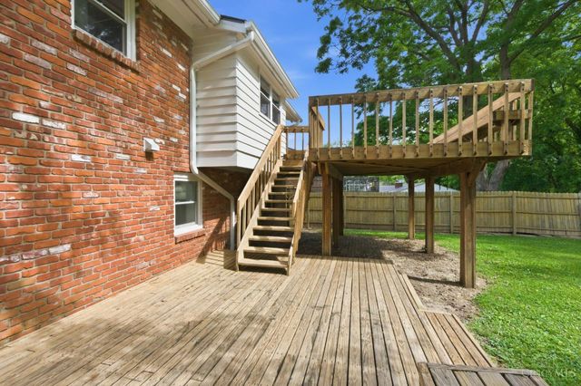 11662 Sharonwoods Court, Cincinnati, OH 45241