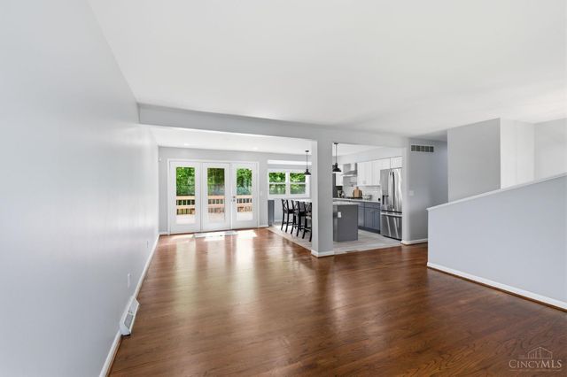 11662 Sharonwoods Court, Cincinnati, OH 45241